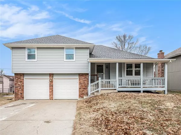 504 E 126th TER, Olathe, KS 66061