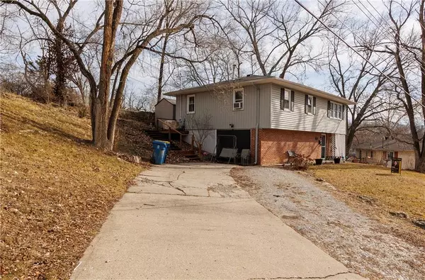 Excelsior Springs, MO 64024,121 Collette ST