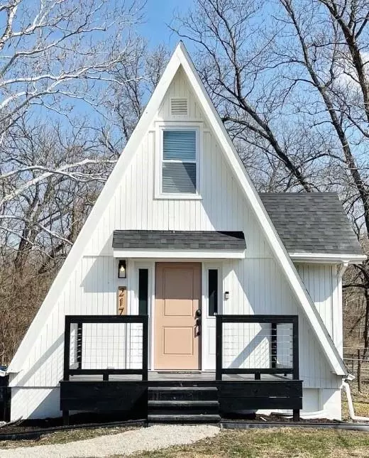 217 East ST, Excelsior Springs, MO 64024