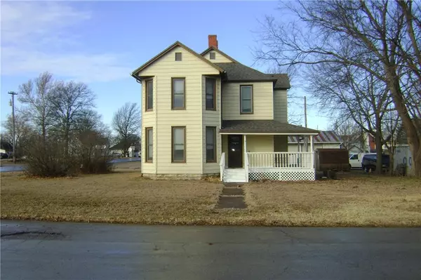 Mclouth, KS 66054,411 S Union ST