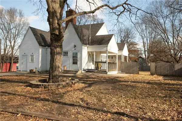 Buckner, MO 64016,21 S Central ST