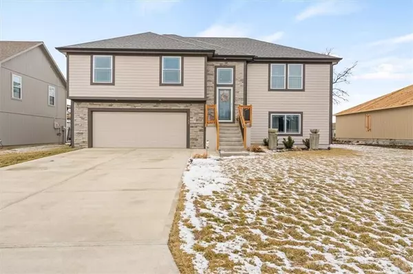 Paola, KS 66071,708 Hidden Meadows DR