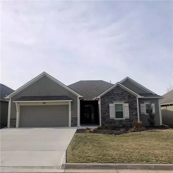 2250 Lake Pointe DR, Lawrence, KS 66049