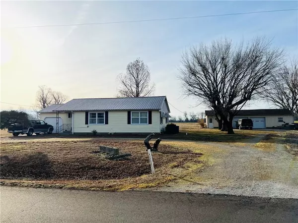 1030 W Country RD, Columbus, KS 66725