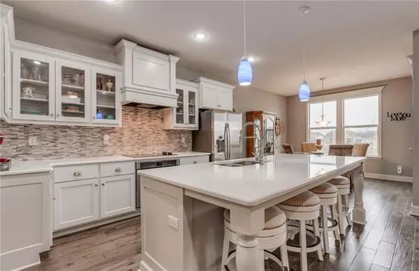 Parkville, MO 64152,5901 S National DR