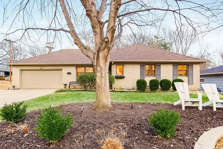 5011 Pawnee DR, Roeland Park, KS 66205