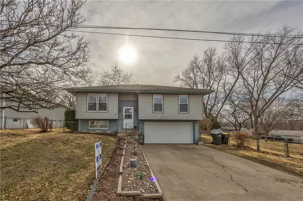 Lansing, KS 66043,710 E Beth ST