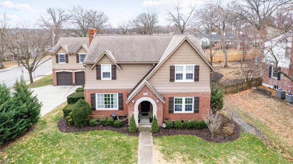 2301 W 51st ST, Westwood, KS 66205