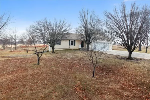 143 N 134 ST, Bonner Springs, KS 66012