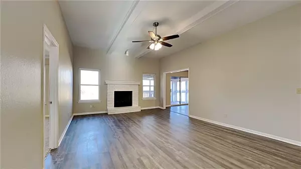 Belton, MO 64012,520 Valle DR