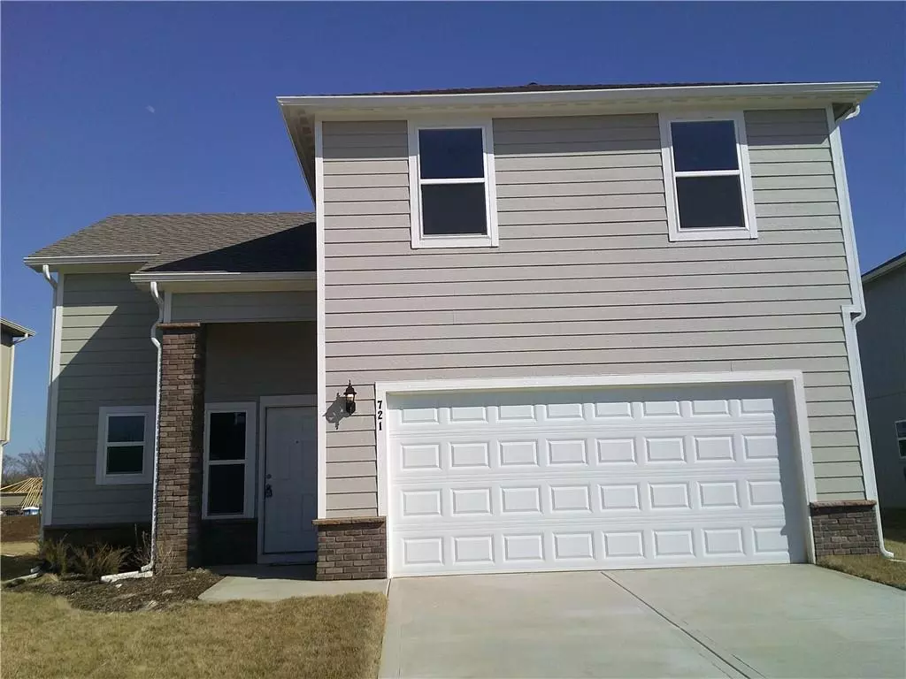 Paola, KS 66071,721 Roseberry DR