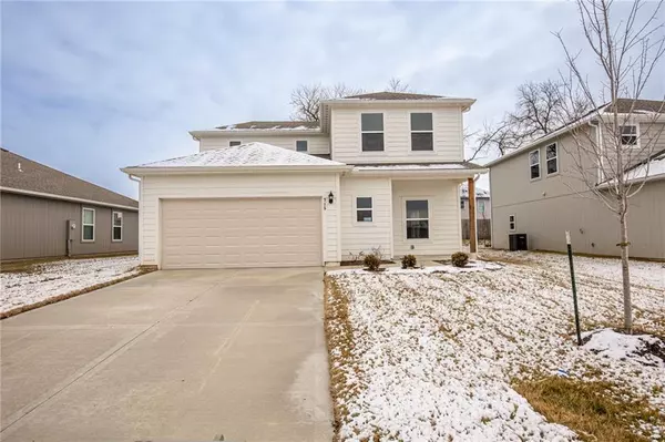 Paola, KS 66071,715 Roseberry DR