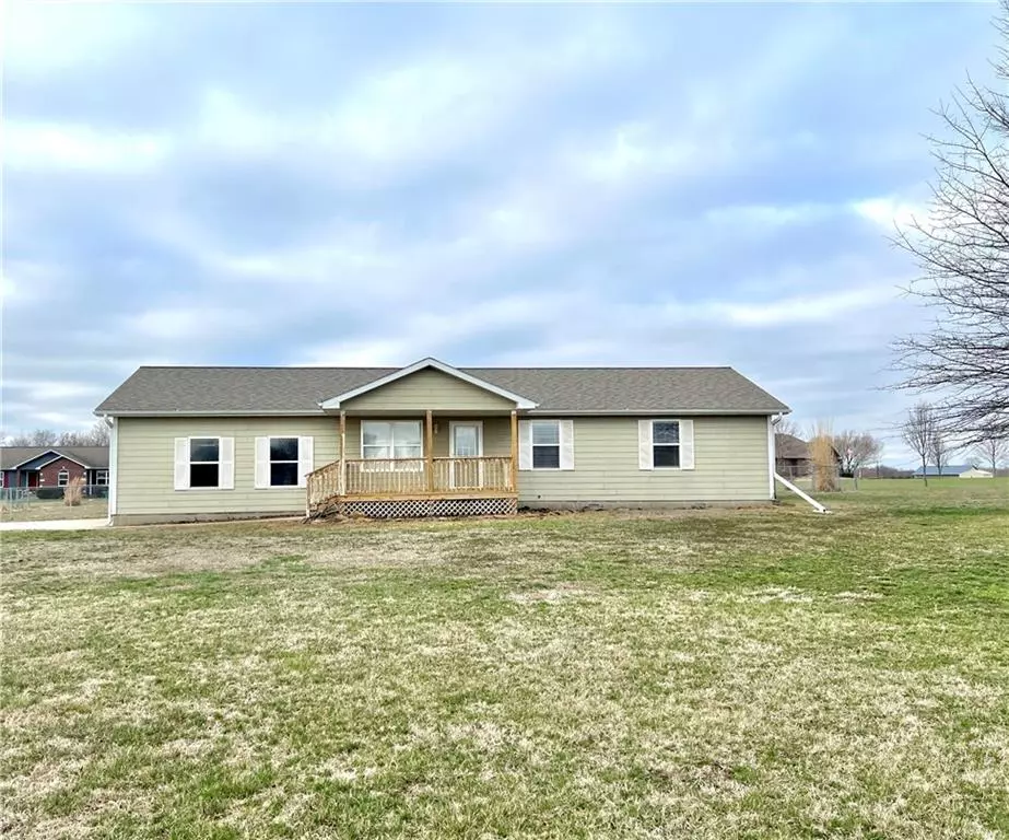 Nevada, MO 64772,19022 S 1588 RD