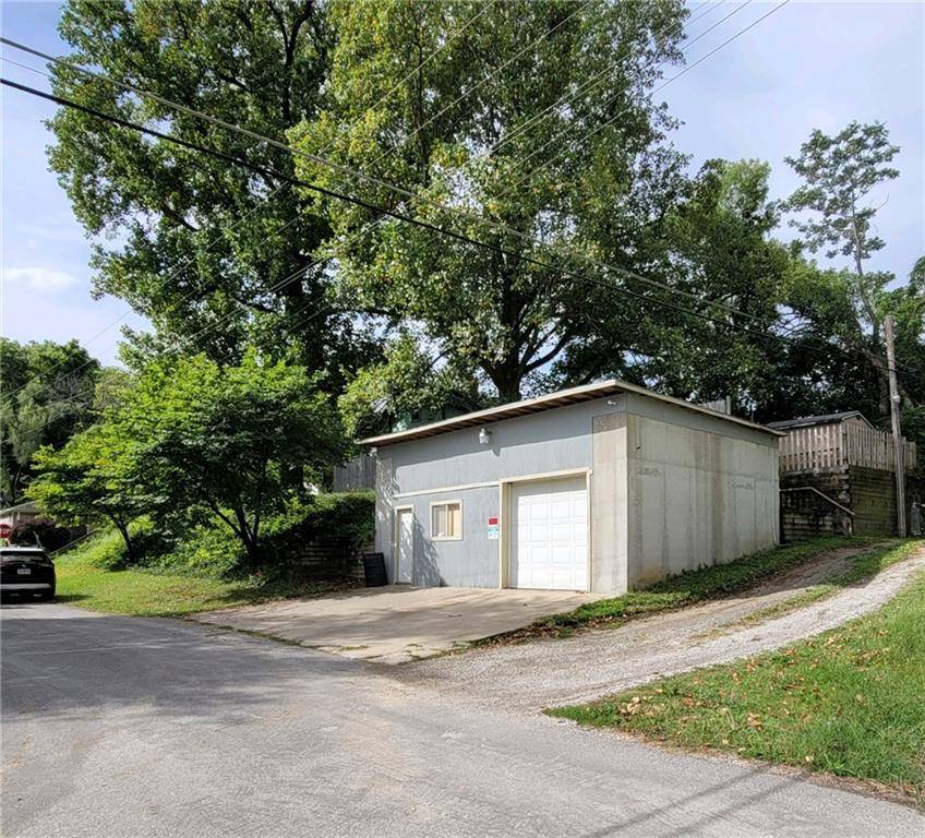 St Joseph, MO 64505,627 Green ST