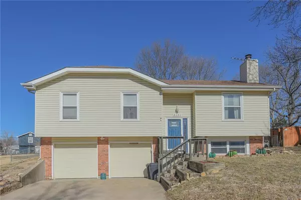 5404 Locust LN, Kansas City, KS 66106