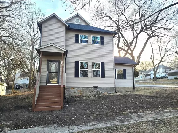 Fort Scott, KS 66701,123 S Barbee ST