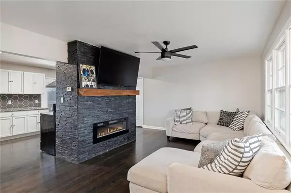 Independence, MO 64057,1737 Berry RD