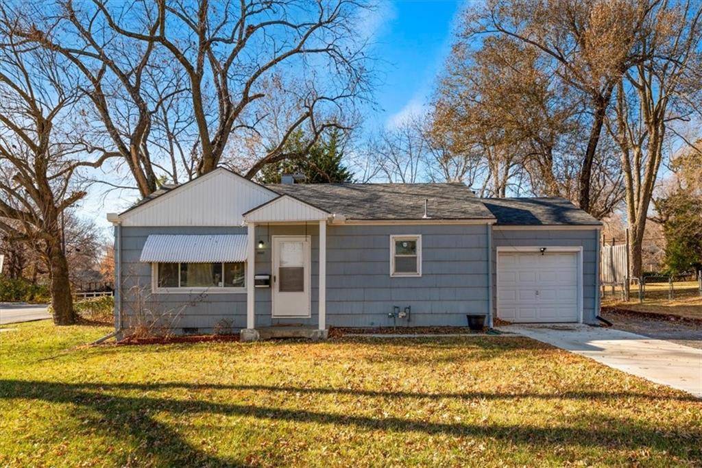 8660 James A Reed RD, Raytown, MO 64138