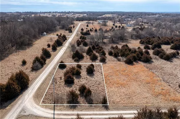 Linn Valley, KS 66040,2 Illinois DR