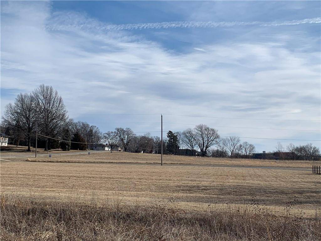 2105 Vilas ST, Leavenworth, KS 66048