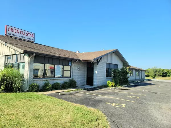 2711 N Broadway ST, Pittsburg, KS 66762