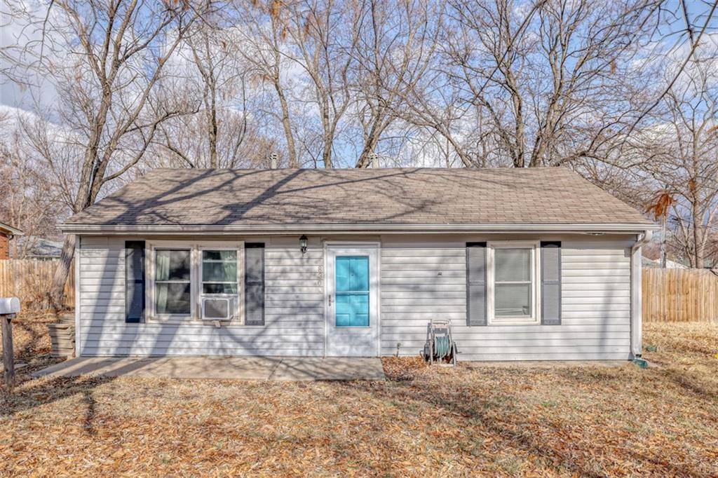 830 S Edgemere DR, Olathe, KS 66061