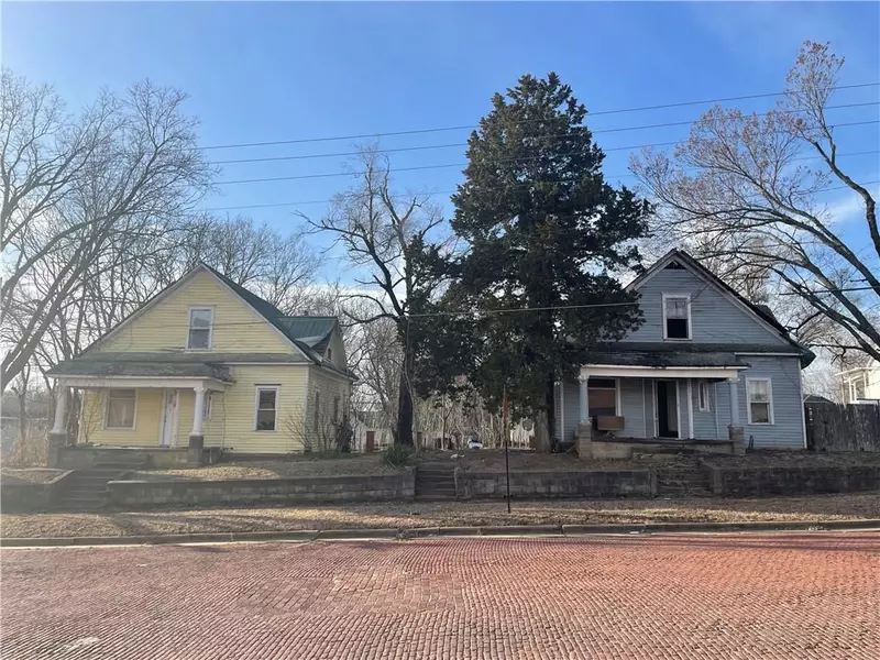 124 E 3rd ST, Fort Scott, KS 66701