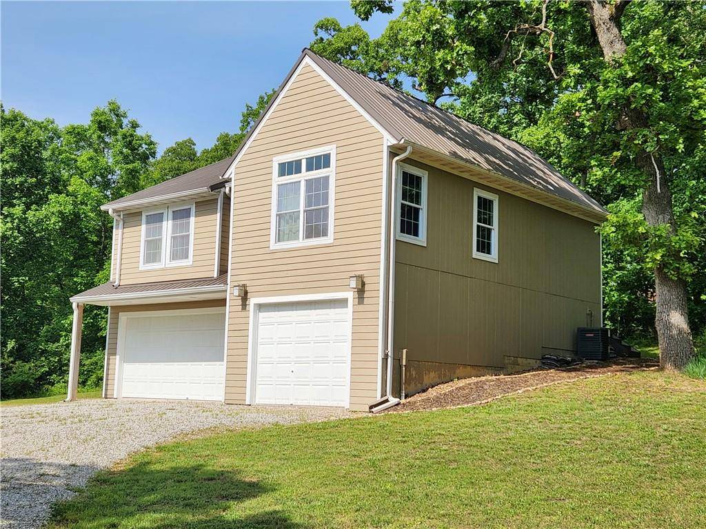 24170 County Rd 245 RD, Pittsburg, MO 65724