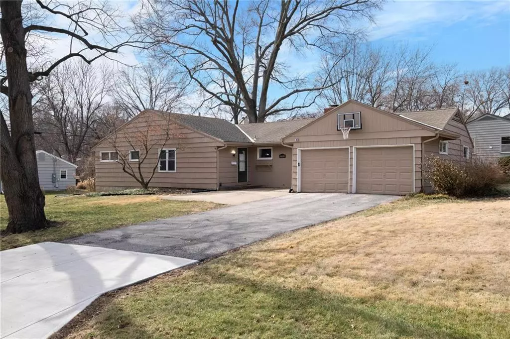 Prairie Village, KS 66208,6600 Hodges DR