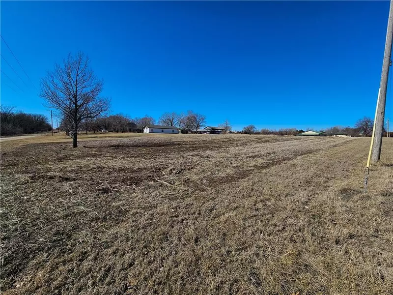 T AVE, Council Grove, KS 66846
