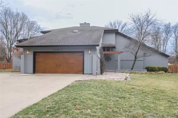 17817 W 69th TER, Shawnee, KS 66217