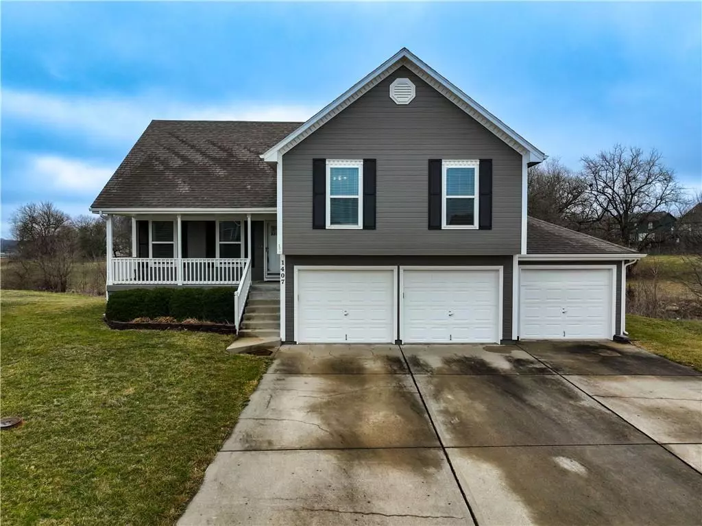 Greenwood, MO 64034,1407 Tyler CT