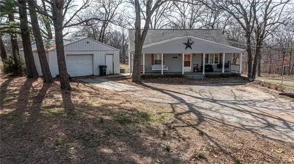 521 Lake ST, Osceola, MO 64776