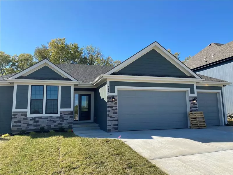 7440 N Lamar DR, Kansas City, MO 64152