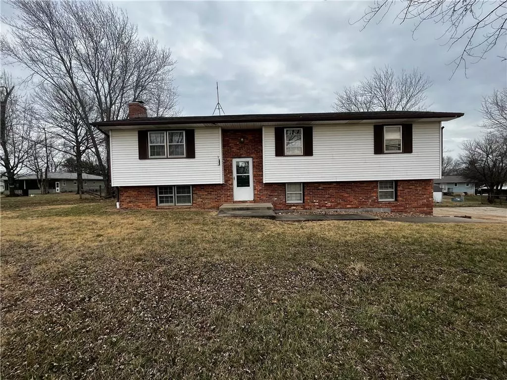 Knob Noster, MO 65336,137 NE 1261 RD