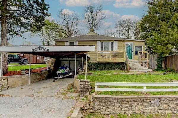 60 & 61 H ST, Lake Lotawana, MO 64086