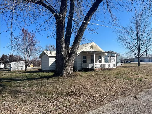 Nevada, MO 64772,1205-1207 E Nicholson ST