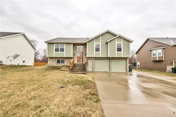 Lansing, KS 66043,525 Hillbrook DR