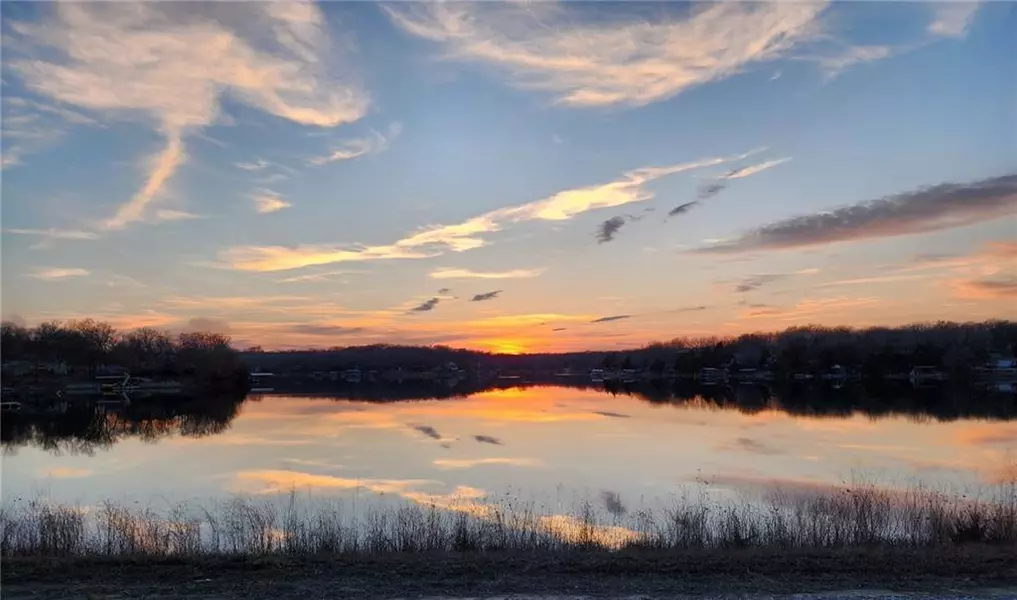 109 Walnut DR, Mound City, KS 66056