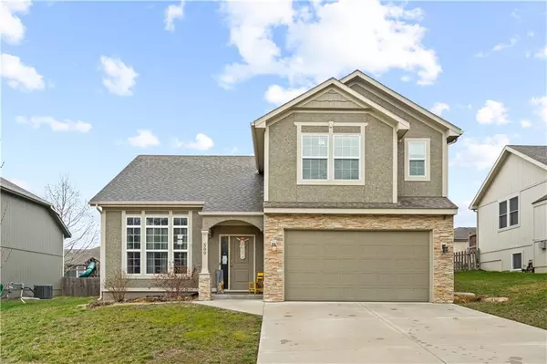 500 S 137th PL, Bonner Springs, KS 66012