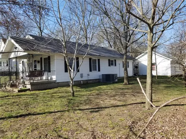 Nevada, MO 64772,527 N Cedar ST