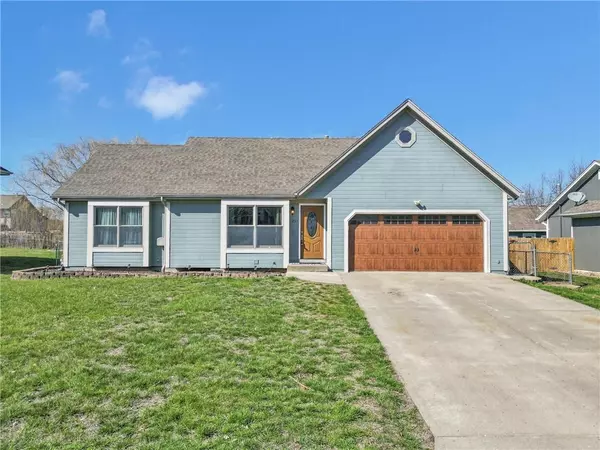 237 Edgewood DR, Wellsville, KS 66092