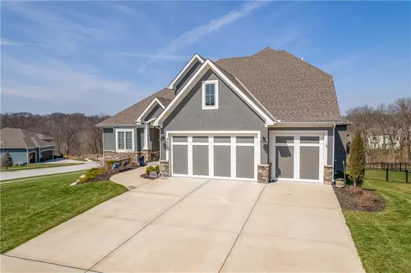 Parkville, MO 64152,5614 Thousand Oaks DR