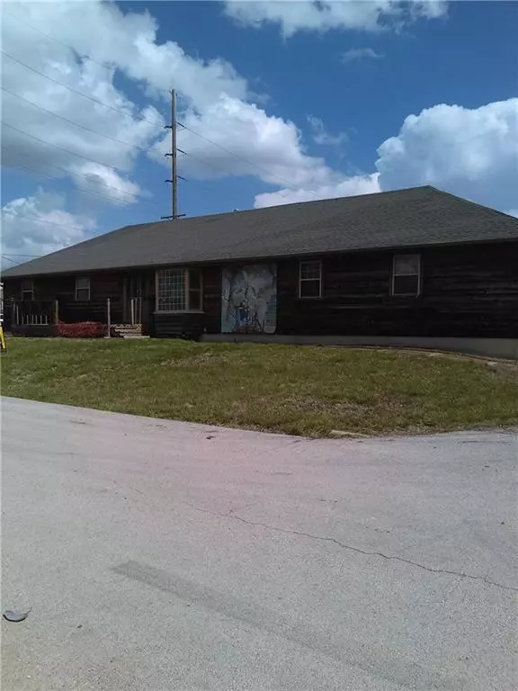 Harrisonville, MO 64701,1801 S Oakland N/A