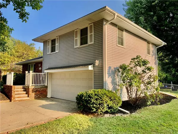St Joseph, MO 64506,3110 Dover ST