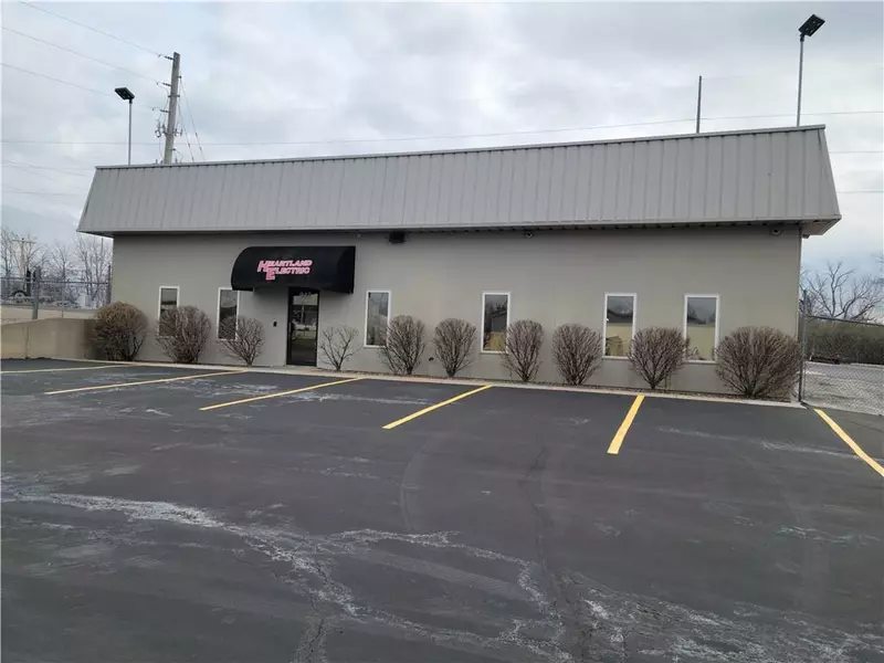 947 Locust Hill CIR, Belton, MO 64012