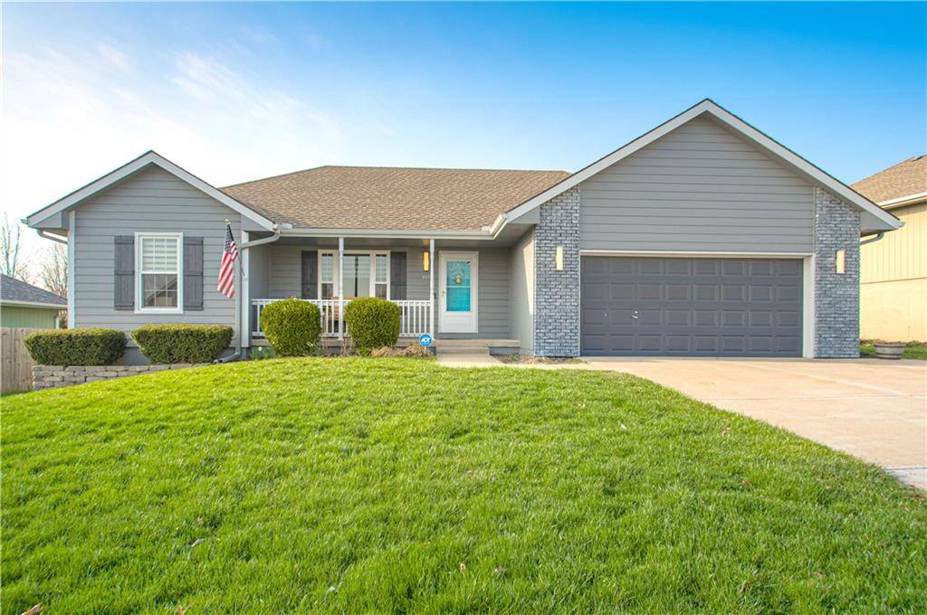 209 E 22nd TER, Kearney, MO 64060