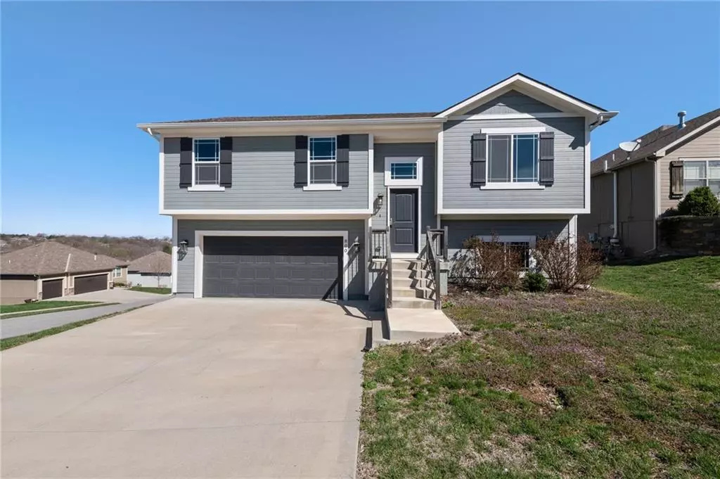 Grain Valley, MO 64029,800 SW Hill Top CT