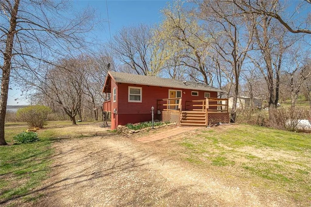 Ozawkie, KS 66070,8661 Longview DR