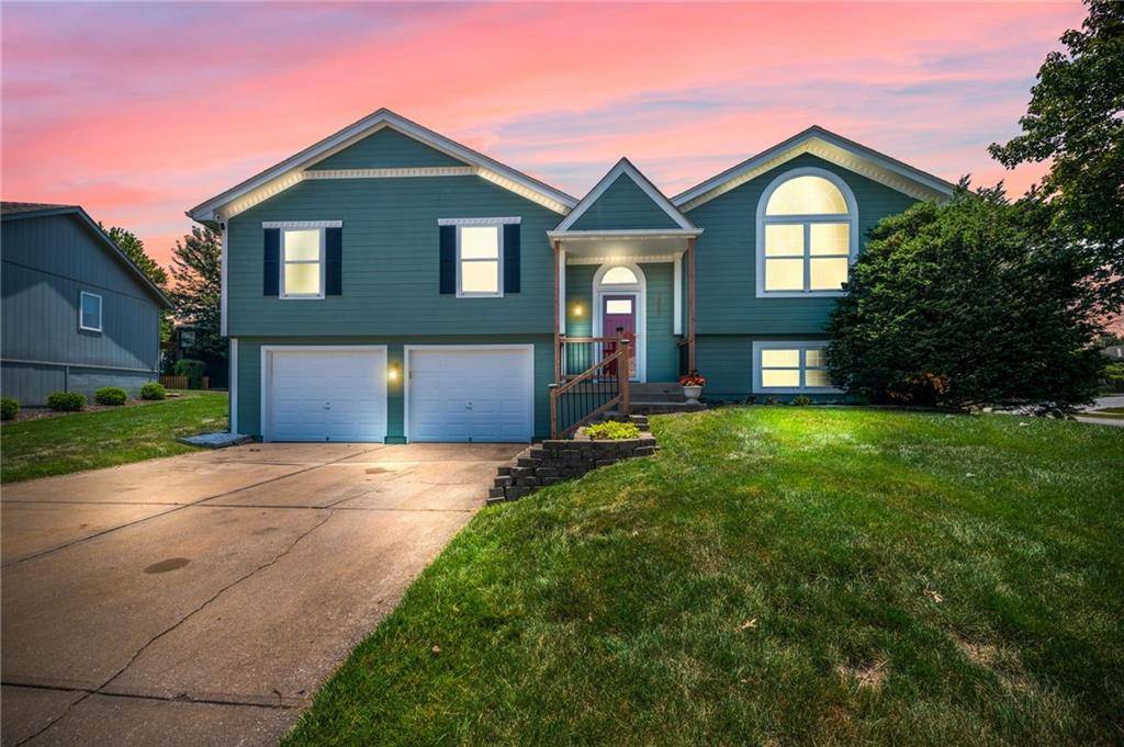 1509 SE 11th ST, Lee's Summit, MO 64081